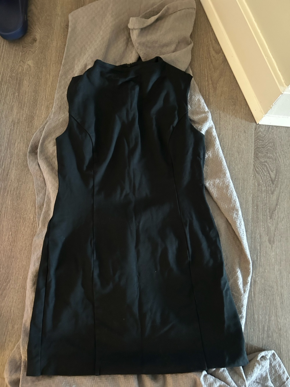 Banana Republic lightweight ponte mini Dress